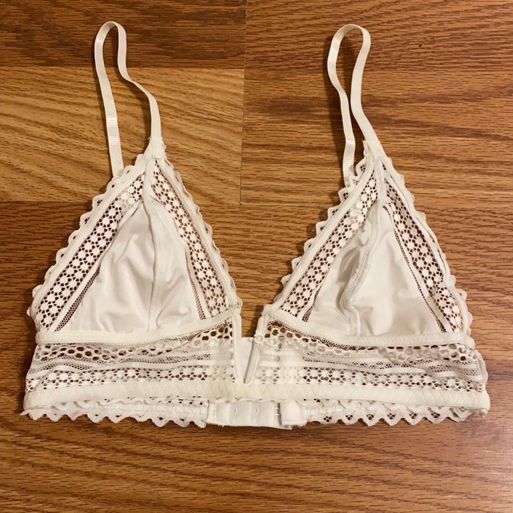 3 for $20 - Lace bra size small